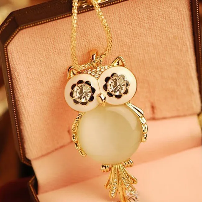 Cute Owl Opal Rhinestone Sweater Necklace
