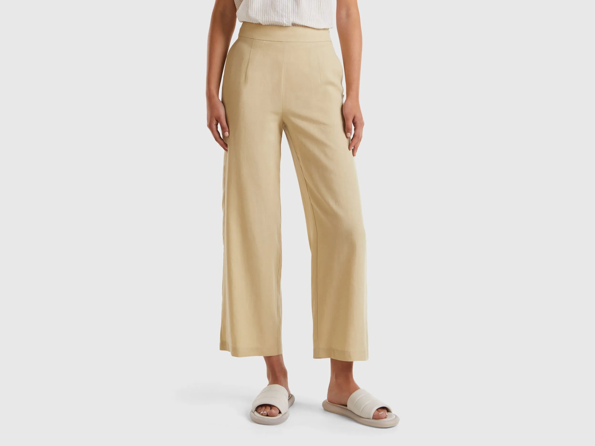 Pantalón cropped en mezcla de viscosa sostenible
