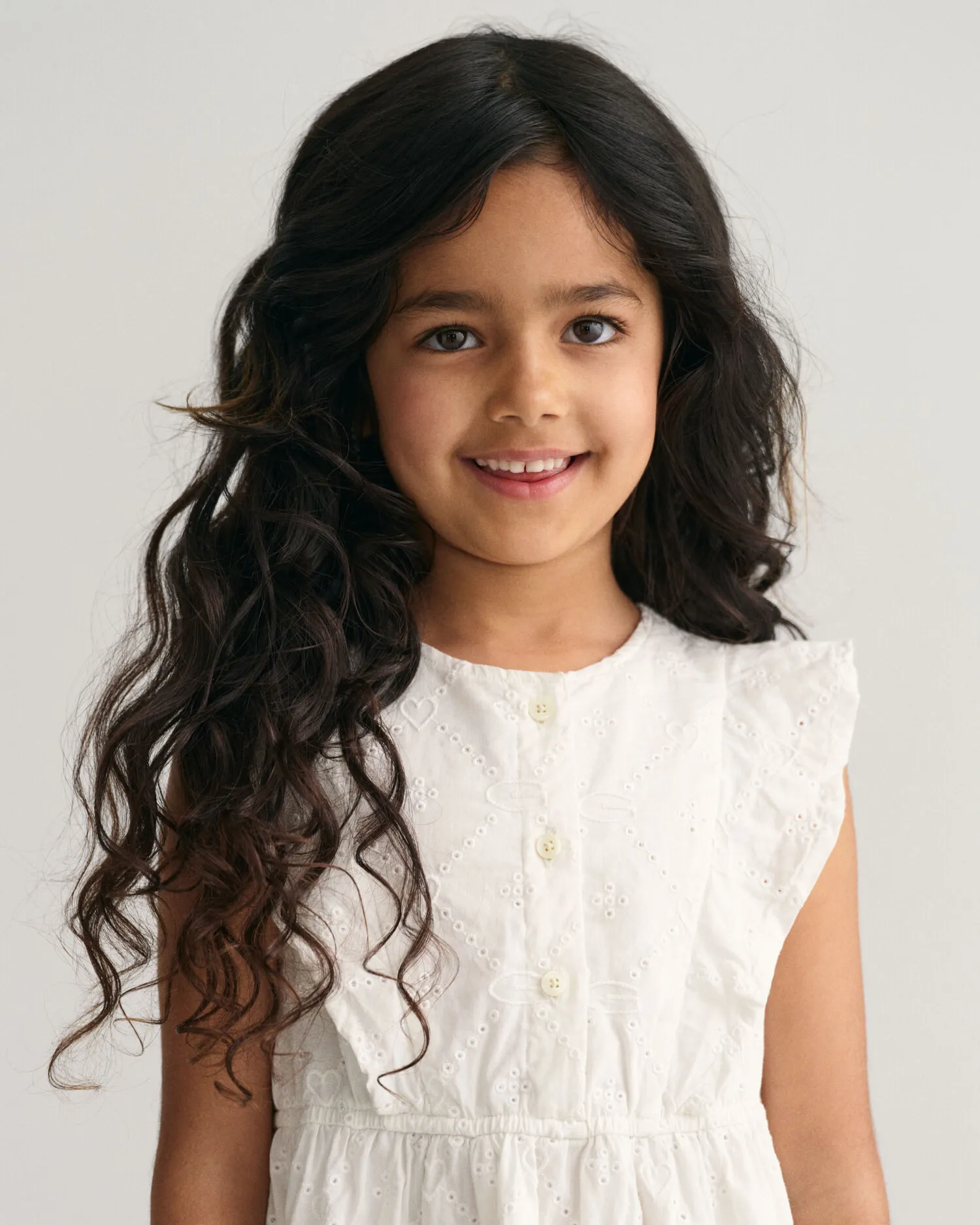 Vestido con bordado inglés y volantes Girls